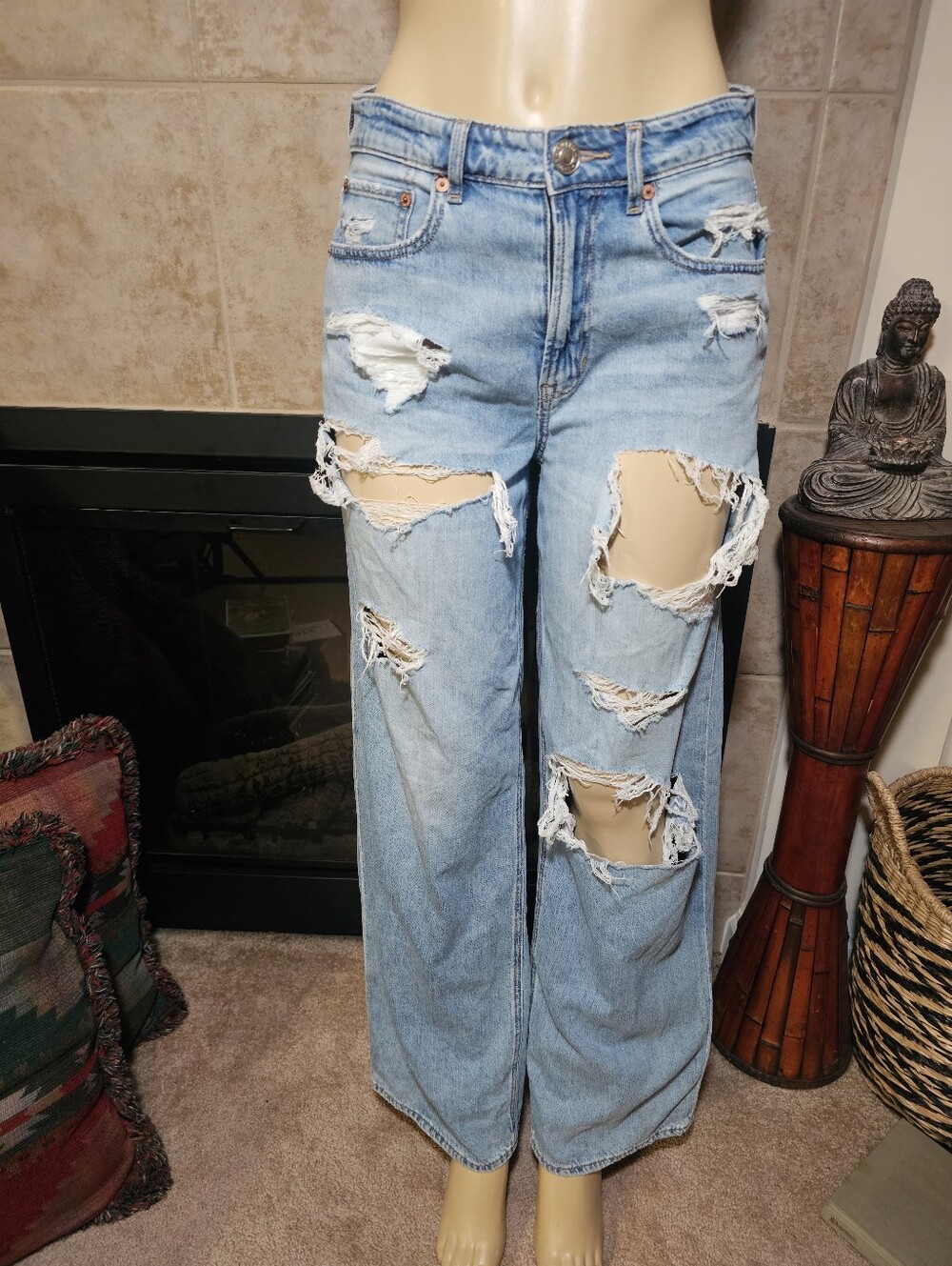 American Eagle Denim Skater Jeans. Distressed. Size 6.